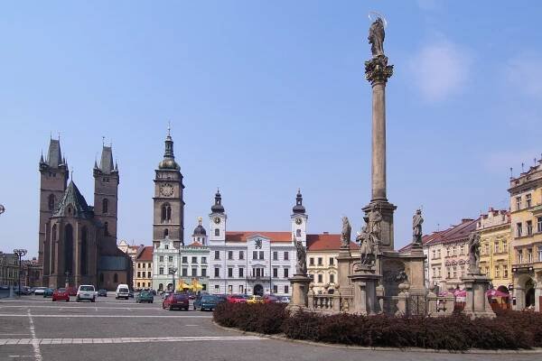 Mariánský sloup na Velkém náměstí v Hradci Králové - Sakrální stavby - Hradecko - Hradec Králové