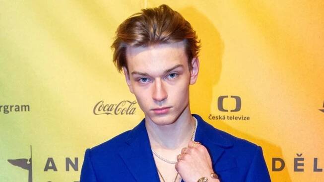 Galerie: Tomas Sean Pšenička (18) o choulostivých scénách v Sex O’Clock: Přítelkyně žárlí. Na place jsme měli i intimní koučku – Další články