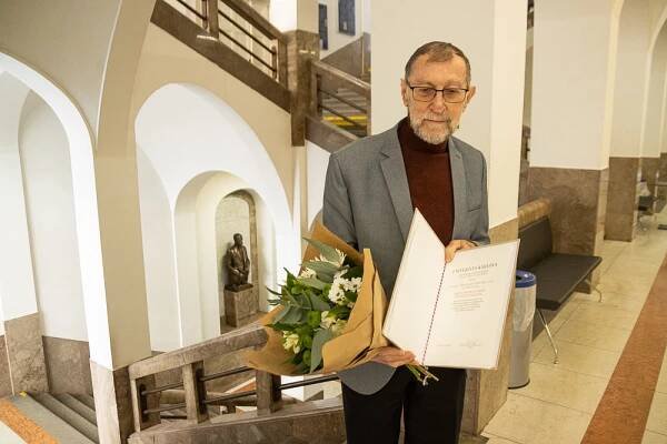 Prof. Miroslav Verner se stal emeritním profesorem Univerzity Karlovy | Filozofická fakulta Univerzity Karlovy
