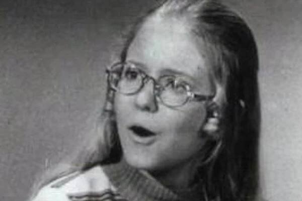 Jan's Glasses on The Brady Bunch Were Written into the Show to Help Eve Plumb in Real Life, Her Brady Brothers Say