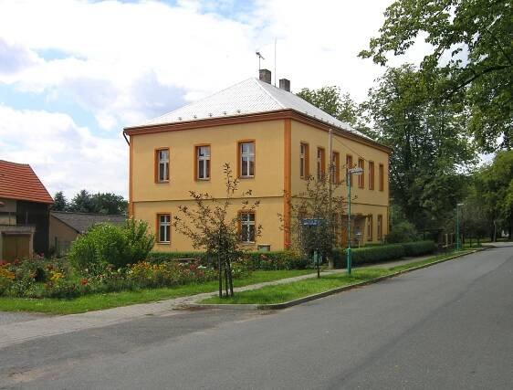 File:Radovesnice II, Kindergarten.jpg - Wikimedia Commons