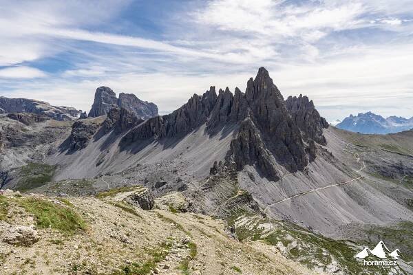 Ikonické dolomitské věže Tre Cime di Lavaredo ze všech světových stran | Horama