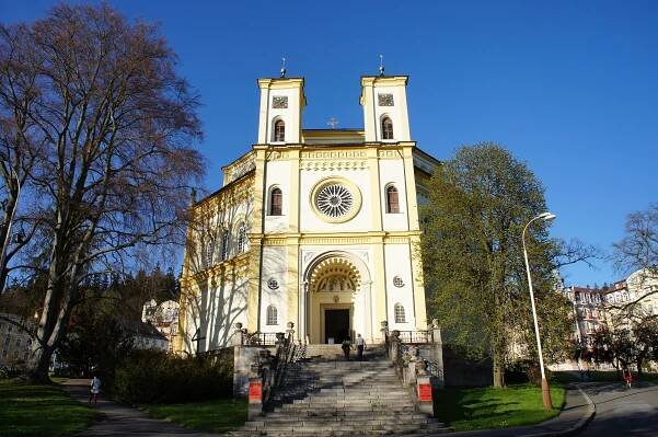 Kostel Nanebevzetí Panny Marie v Mariánských Lázních | ŽivyKraj.cz