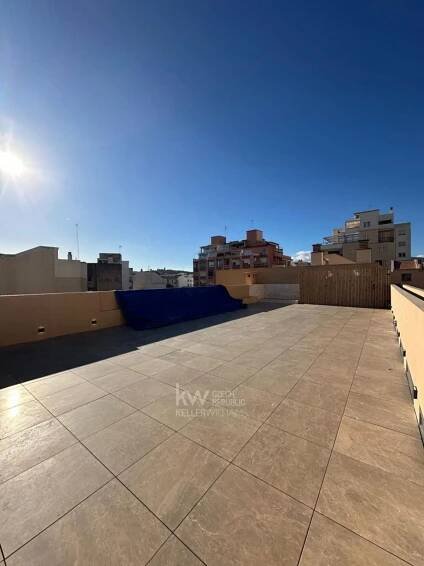 Prodej rodinného domu v centru Palma de Mallorca 323 m2 + terasa 90m2 + parkování pro 2 auta