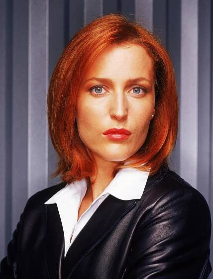» Agentka Scullyová z deváté série zepředu Kult X | největší český fanweb o seriálu Akta X (The X-Files) 