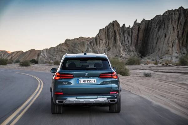 BMW X5 a X6 mají po modernizaci větší výkon a jiný vzhled zvenčí i uvnitř