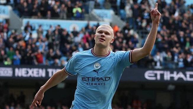 Haaland zase řádil, Manchester City slaví výhru a pronásleduje lídra