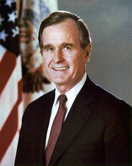 George_H._W._Bush,_President_of_the_United_States,_official_portrait