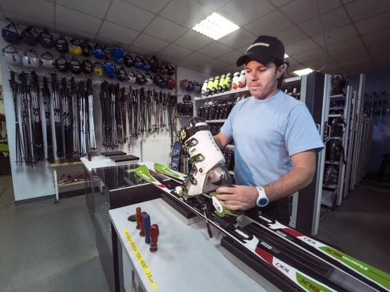 Ski equipment rental - Krvavec