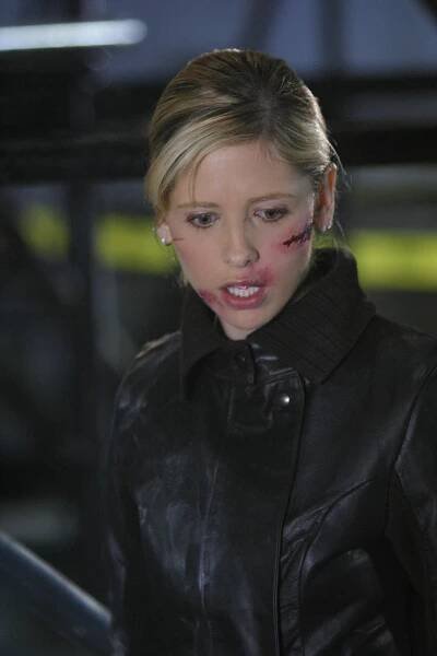 Buffy, přemožitelka upírů - Představení začíná - Z filmu - Sarah Michelle Gellar