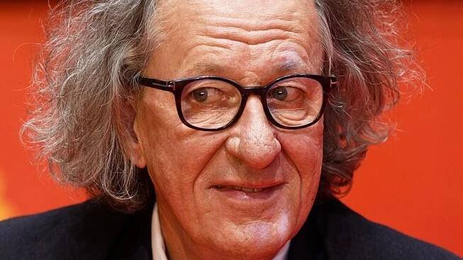 MFFKV: Neprávem zdiskreditovaný Geoffrey Rush vysoudil miliony. Co chystá nového?
