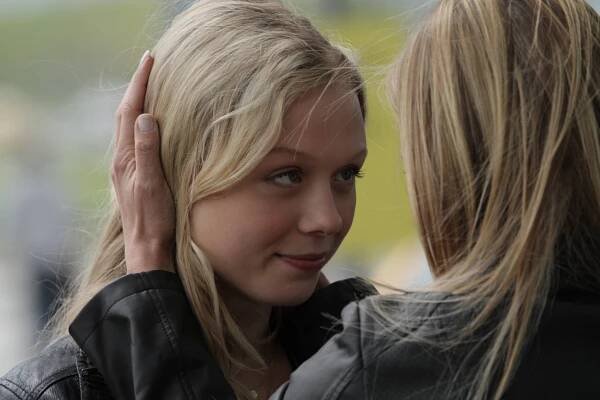 Taken: The Search for Sophie Parker - Z filmu - Naomi Battrick