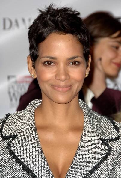 35 Halle Berry Hairstyles That Define Timeless Beauty: Iconic Inspiration