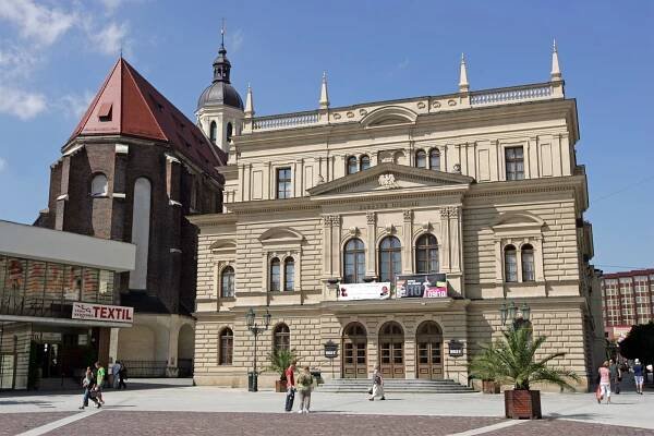 Opava kvůli pandemii řeší propad příjmů, divadelníci se bojí o operu