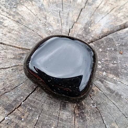 Minerál Obsidián černý, tromlovaný č. 14