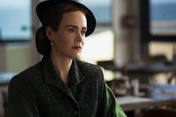 Ratchedová - Paní loutek - Z filmu - Sarah Paulson