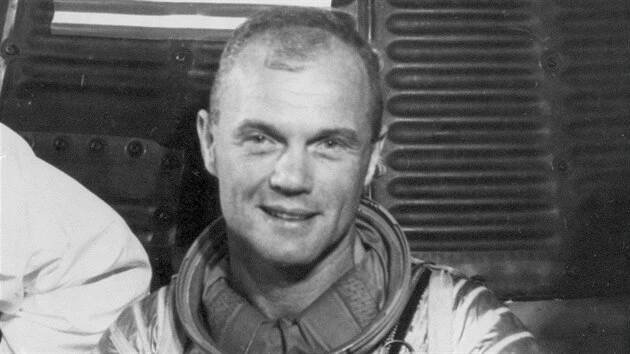 John Glenn v roce 1962 během projektu Mercury