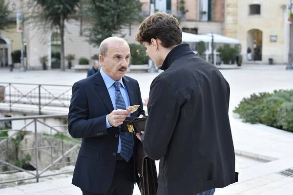 Vyšetřuje Imma Tataranni - Ve čtvrti Serra Venerdi (S01E05) (2019)