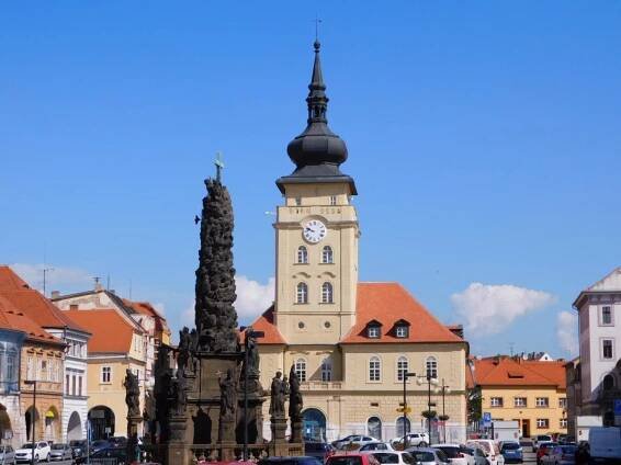 Přebytek hospodaření pomůže s investicemi a posílí rezervy města
