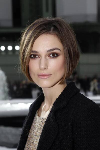 Černá, zrzavá i blond! Všechny vlasové proměny čtyřicátnice Keiry Knightley. Jak se vám líbí nejvíc?