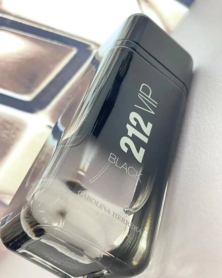 212 VIP Black Carolina Herrera pro muže