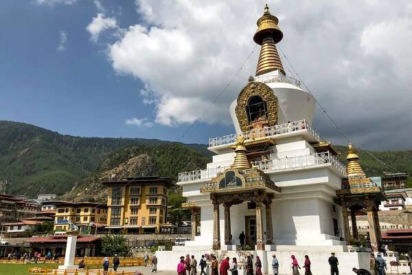 Pamätná stúpa alebo čorten v Thimphu.
foto: Robert TARABA – BUBO -   Bhután Nepál India