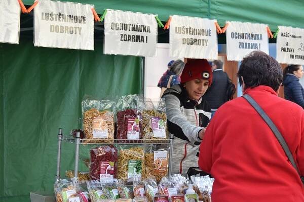 Tipy na víkend na Žďársku. Hejlík přijede s cigaretou, začnou farmářské trhy