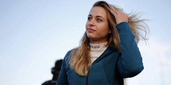 Sophia Flörschová se vrací do formule 3