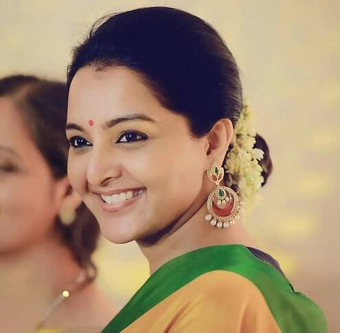 Manju Warrier Cute Smiling Image