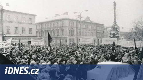 Stávka před 30 lety zastavila ČSSR. Změnu ústavy pak odhlasoval i Jakeš - iDNES.cz