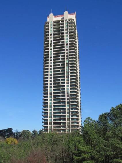 Park Avenue Condominiums – Wikipedie
