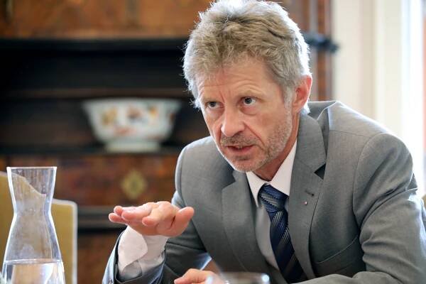 Vystrčil: Prosím prezidentovo okolí, ať dá jasnou informaci o jeho stavu