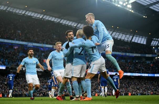Manchester City stíhá jedna rána za druhou. Zákaz hraní a pokuta není vše