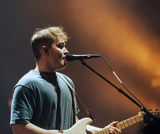 sam fender fills out newcastle arena — :-)