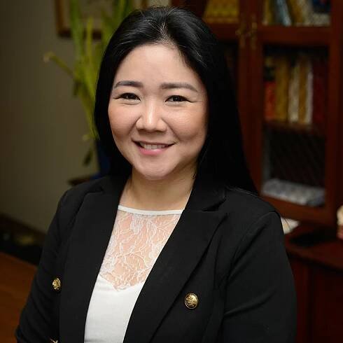 Elizabeth Lee D'Amore Email: eld@lmiplaw.com - Lucas & Mercanti, LLP