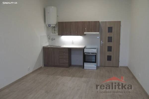 Pronájem bytu 1+kk 30 m², Olbrichova, Opava - Předměstí