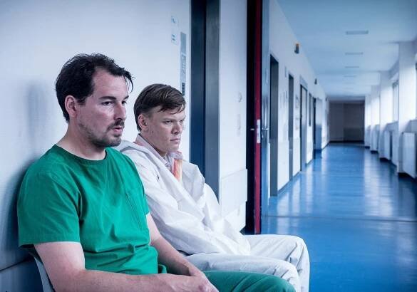 Schuld nach Ferdinand von Schirach - Volksfest - Z filmu - Felix Kramer, Sebastian Hülk