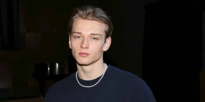 Tomás Sean Pšenička se narodil v Irsku.