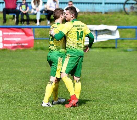 Lokomotiva Karlovy Vary - Dvory 3:9 (1:2).