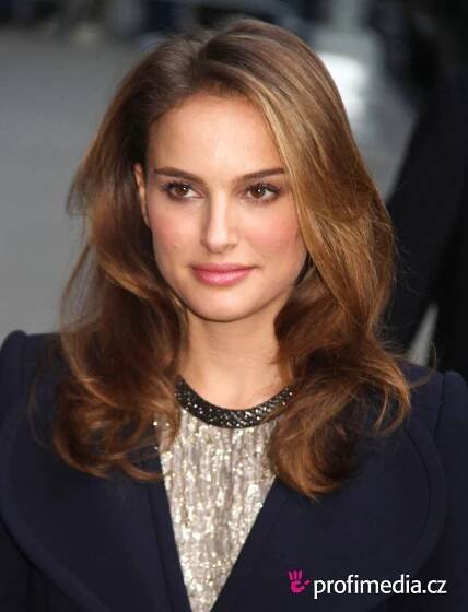 Natalie Portman - celebrity účes - HappyHair