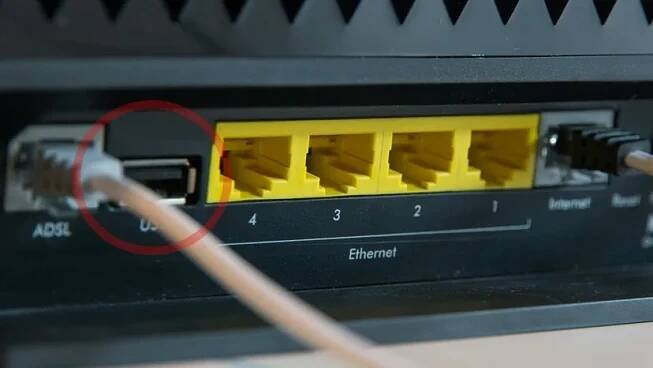 Pokud váš WiFi router má tento USB port, je to opravdový poklad: vše, co můžete udělat po připojení pevného disku