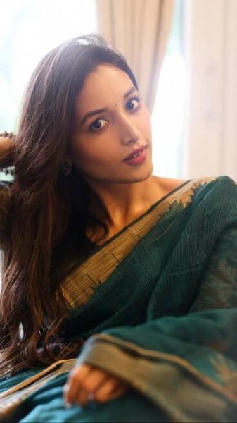 Srinidhi Shetty graceful looks in saare