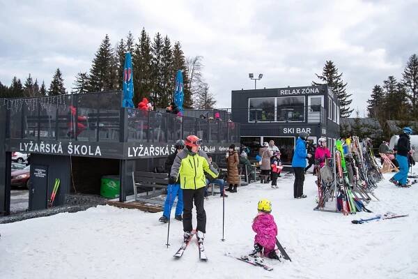 Jeseníky se loučí se zimou. Na Ovčárně a v Karlově si ještě zajezdíte