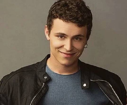 Aron Piper Biography - Facts, Childhood, Family Life & Achievements