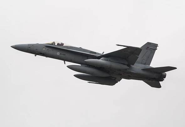 Soubor:EGVA - McDonnell Douglas F A-18C Hornet - Finnish Air Force - HN-428 (48366320841).jpg – Wikipedie