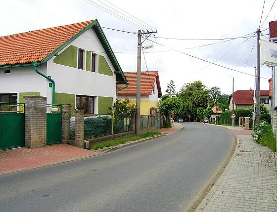 Soubor:Jesenice, Zdiměřice, Hrnčířská str 2.jpg