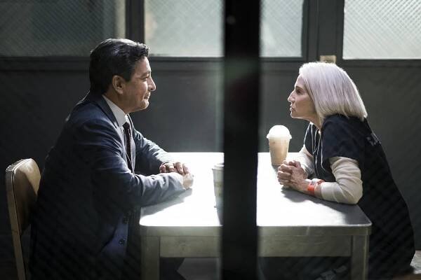Gil Birmingham, Ellen Barkin - Animal Kingdom - The Killing - Z filmu
