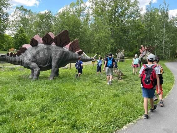 Dne 16.5.2024 si třída 4.B užila super výlet do Dinoparku Ostrava... | Základní škola a mateřská škola U Studny Karviná