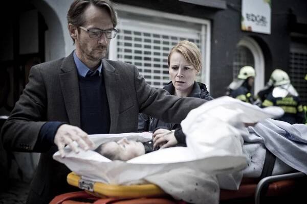 Lars Brygmann, Louise Elisabeth Andersen, Iben Hjejle - Dicte - Vold og magt - del 1 - Z filmu
