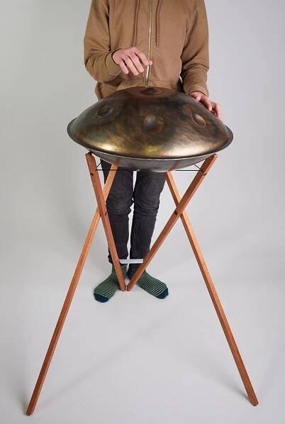 Skládací stojan na handpan pro hraní ve stoje I. - Léčivé nástroje